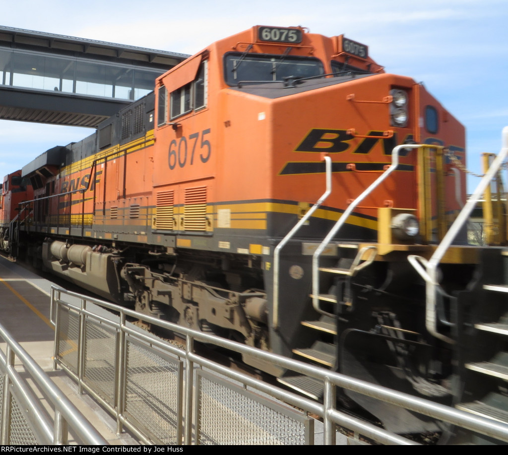 BNSF 6075